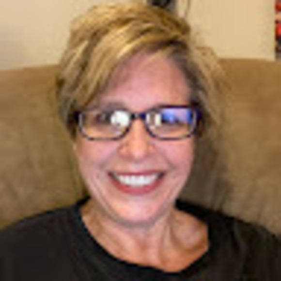 Meet your Posher, Sandy - Picture 1 of 1